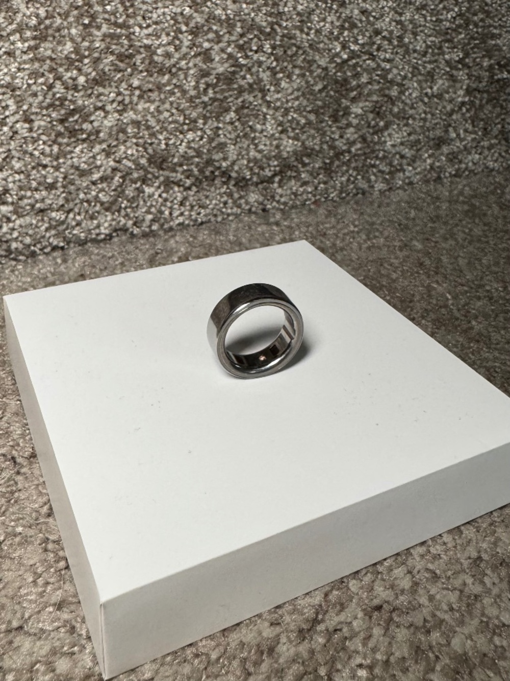 Oura Ring 4- Silver Size 8